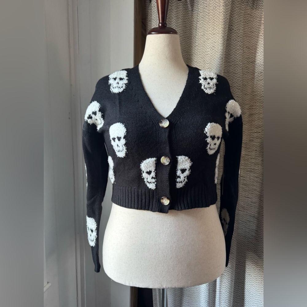 Hot Topic Skull Cardigan
